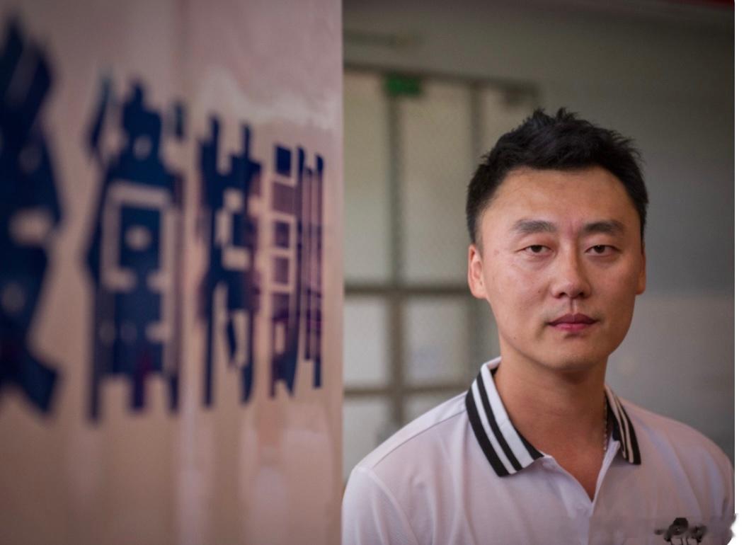 中国U18男篮目前已抵达美国，开启为期数周的海外拉练。根据计划，球队将在当地参加