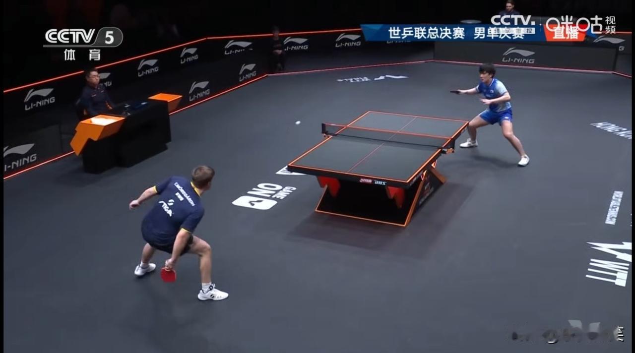 莫雷高德的这一记胯下回球是不是也创造了乒乓球比赛的一个奇迹了呢？
通常只有在羽毛