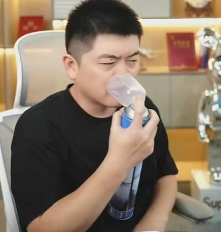 什么？你说这个特效花了几个亿？真的假的？几个亿拍成这样？公司现在还在吗？项目负责