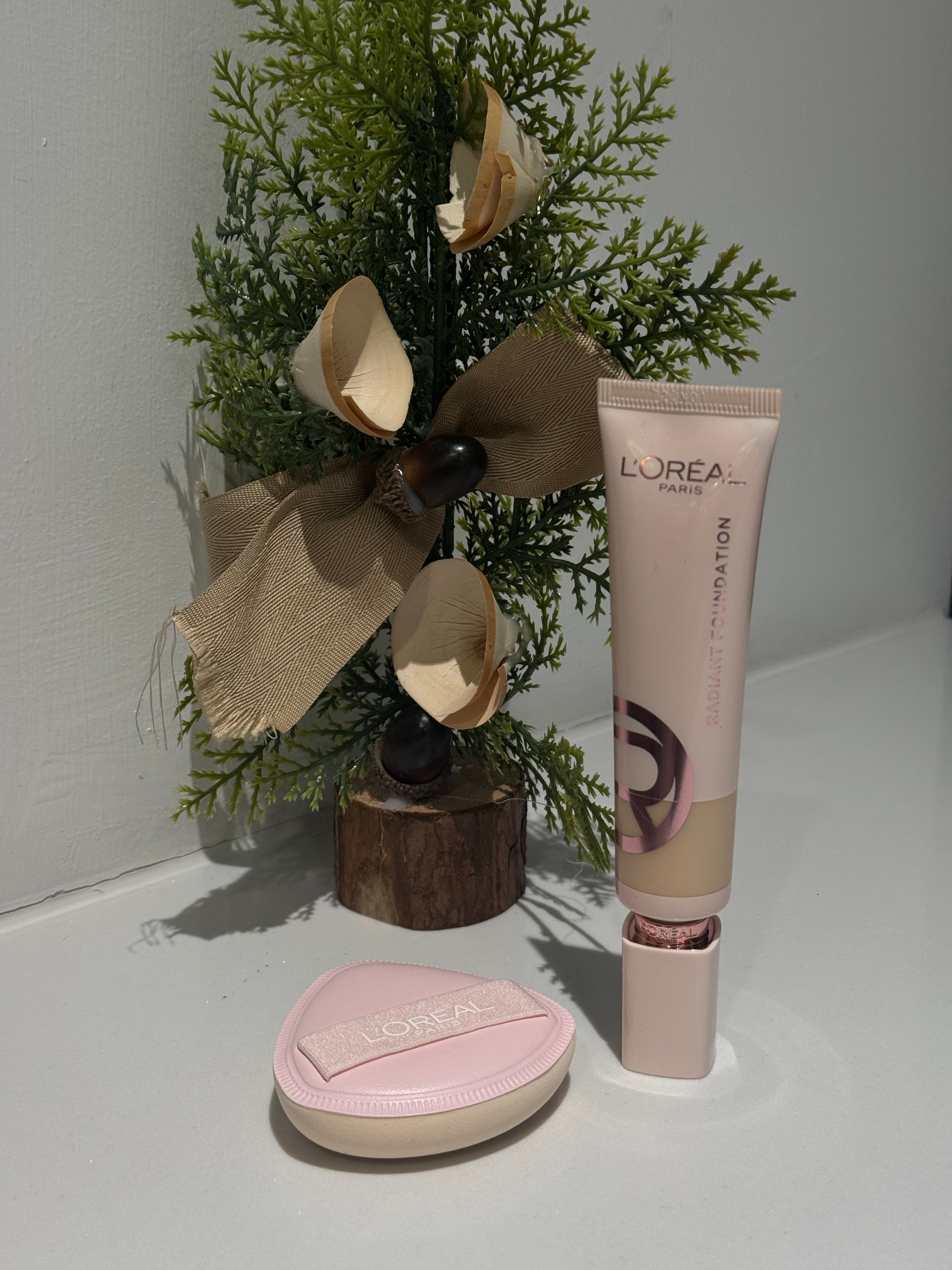 粉色的魔法，让每天妆容都充满活力！✨ 