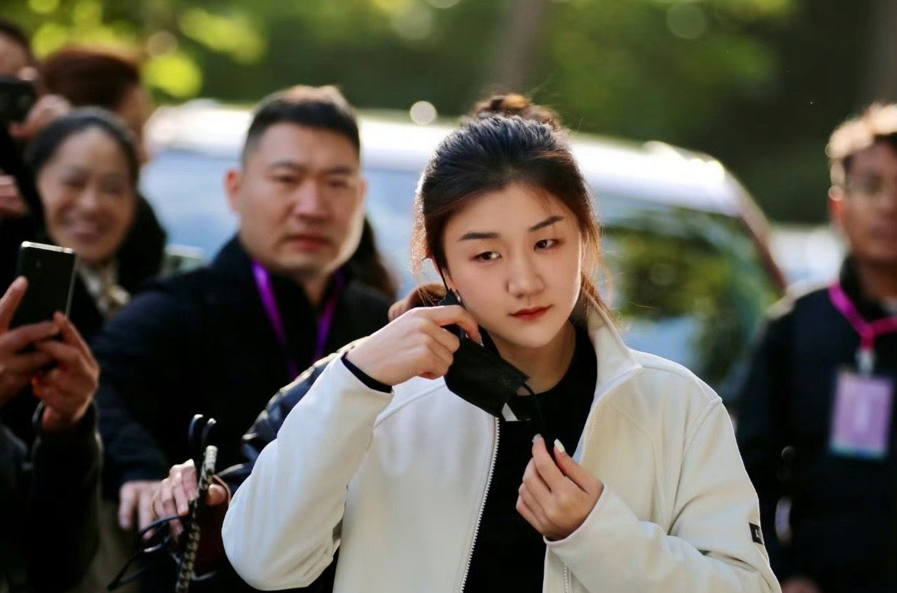 陈梦元旦发文 陈梦的发文让他们感受到了她的坚强和自信，相信她在新的一年会有更多的