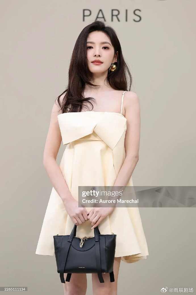 来看娱乐章若楠把G社干成站姐了章若楠生图还是太权威了章若楠这生图状态，直接把G社