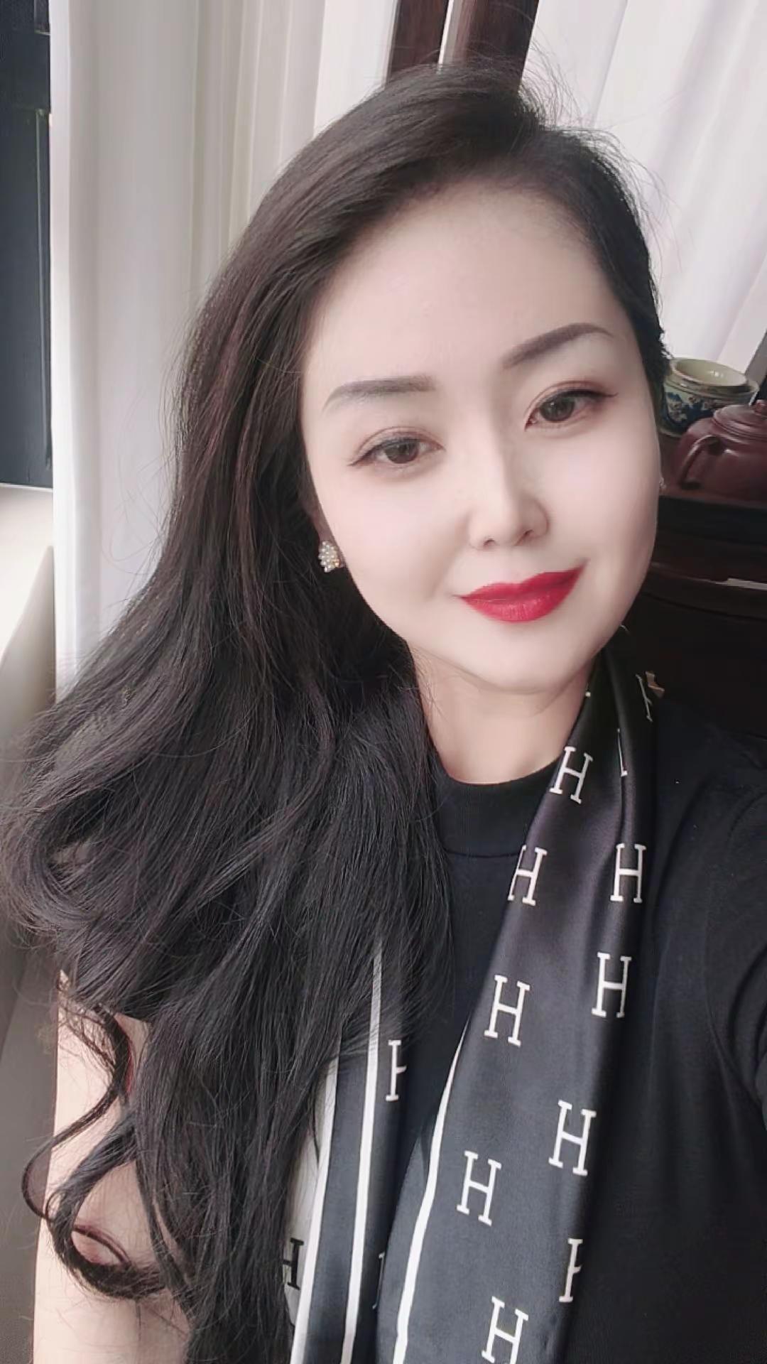 玉华，你在家好好照顾家，把家里羊看好……我出名不出轨