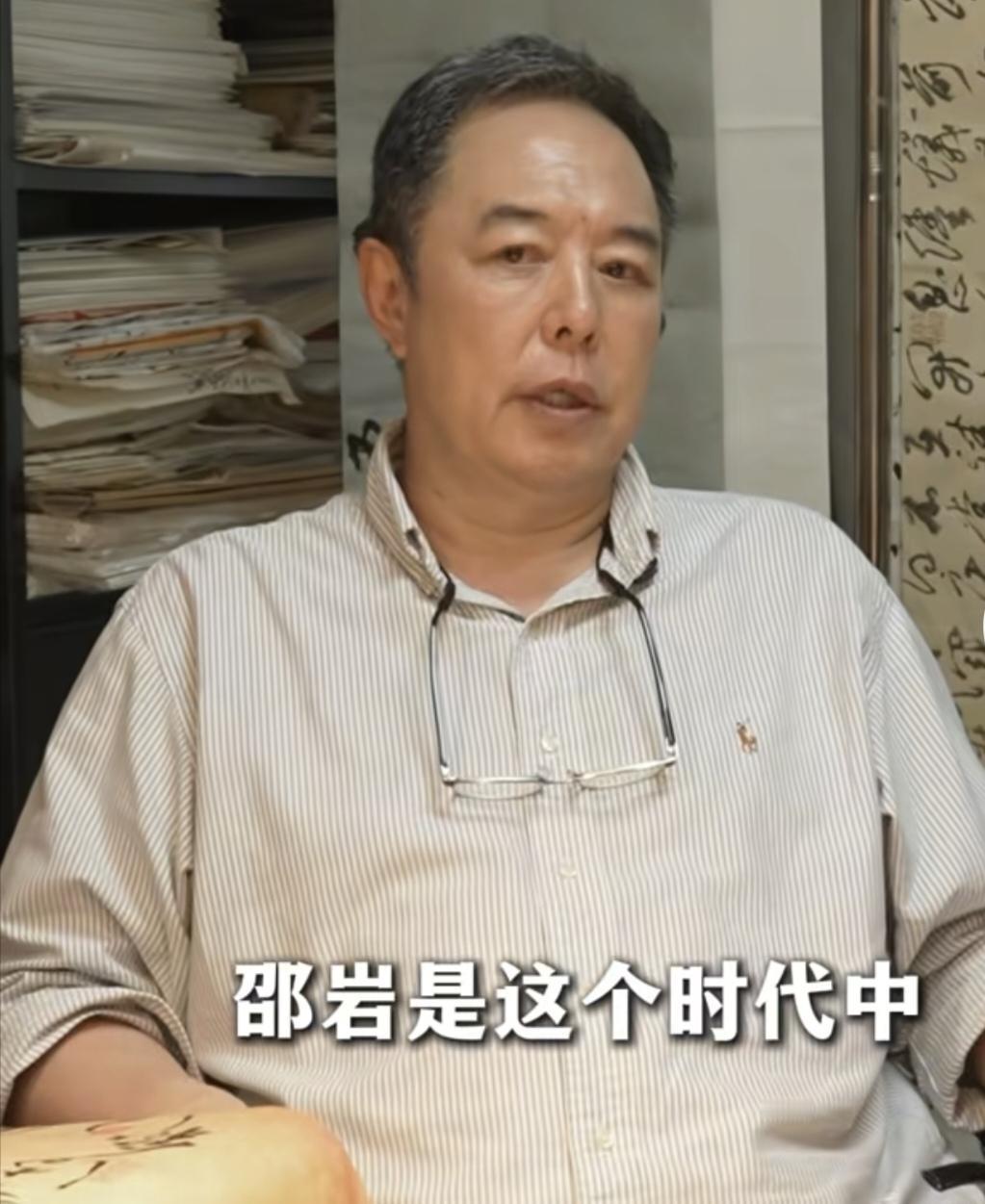 英国“书法家”张铁林评价射书邵岩，邵岩如果看了这视频，肯定会不知所措的。
邵岩心