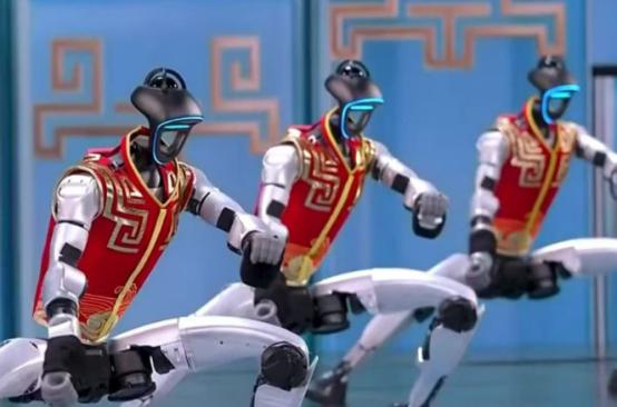 台湾时事评论员郭正亮：今年春节我刚好在美国，我有看英文节目。中国大陆宇树机器人的