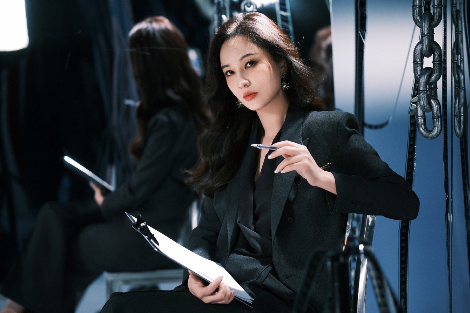 郑希怡西装界最严厉的母亲 被郑希怡的西装造型彻底征服！173cm身高穿出超模比例