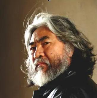 #导演张纪中评价刀郎# 

导演张纪中在谈及刀郎时，充满了赞誉与感慨。他回忆起拍