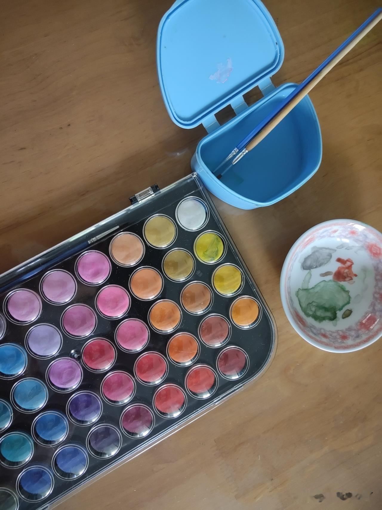 芜湖的夏天太热了，热到什么程度呢？就是我这个汗腺不发达的北方人出去一趟回来就得洗