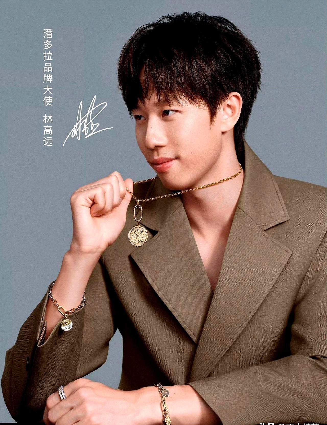 竞技体育的残酷底色，原来需要用最璀璨的珠宝来中和。
 
赛场上的林高远是专注与速