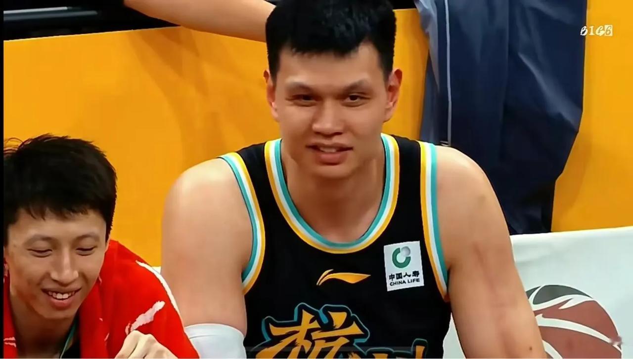终于明白广厦男篮为什么在缺少周琦情况下惨败给广东了！

在第三节落后二十多分的情
