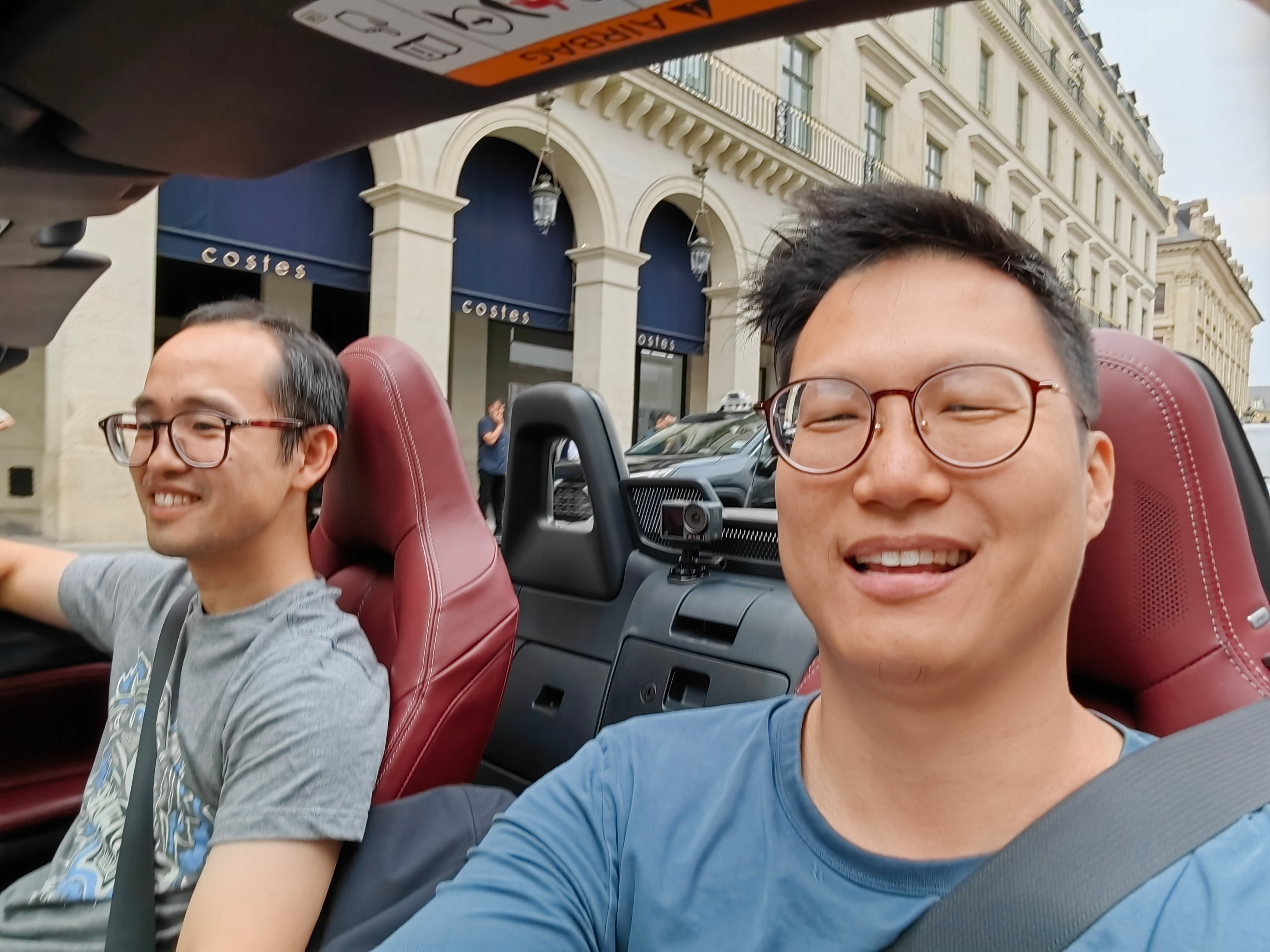 和罗老师在巴黎汇合了！MX-5小篷敞起来，明天出发勒芒[喵喵][喵喵]#汽车资讯