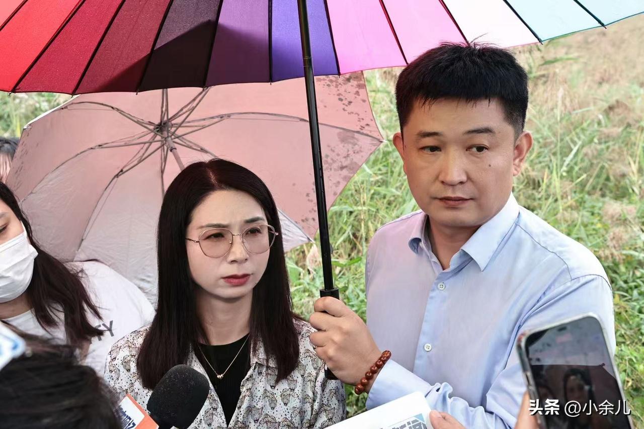 崔丽丽案反转？“2000万索赔”闹剧下，谁在消费受害者标签？


有网友表示：勇
