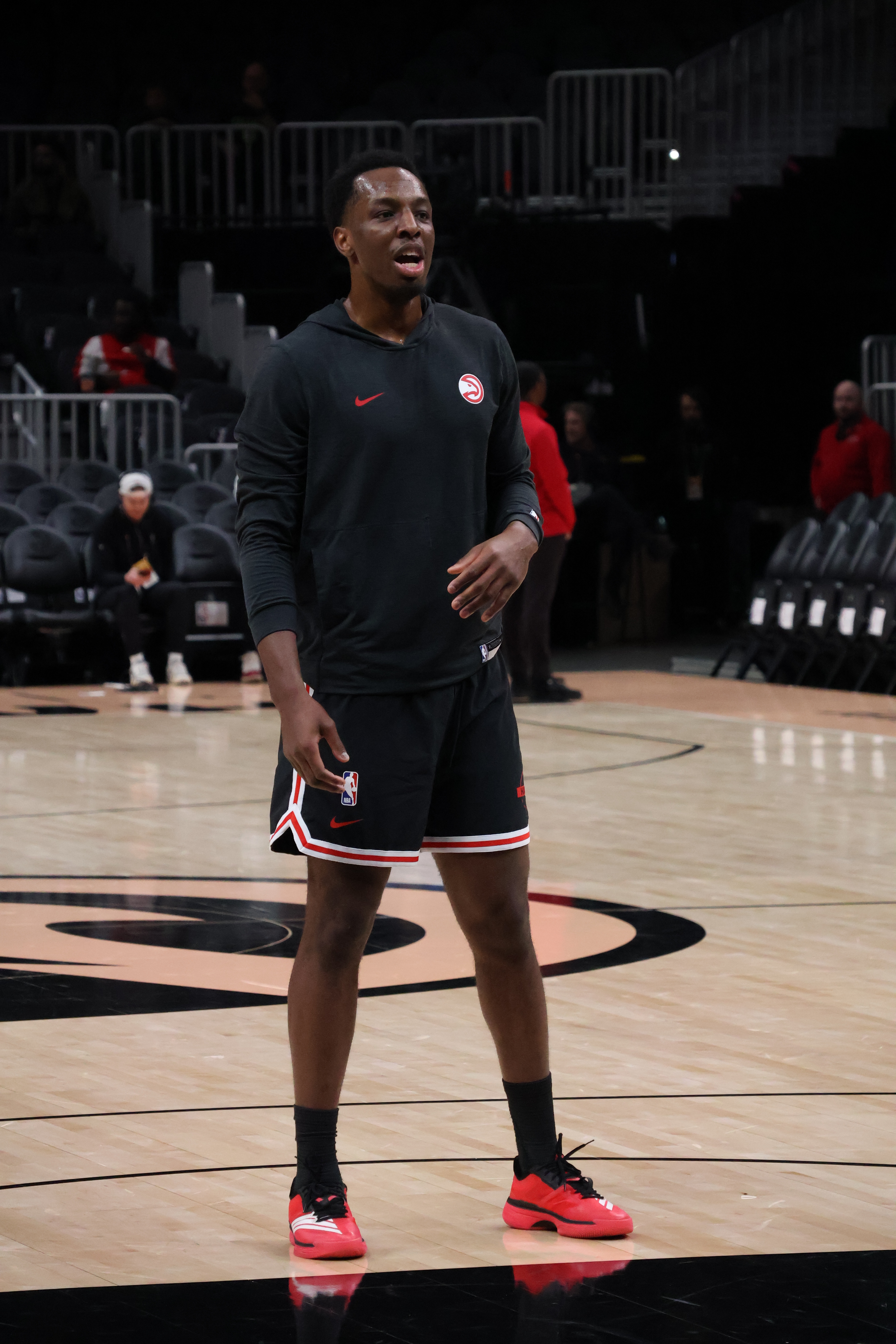 前方报道看看今天奥孔古能进几个三分chinahawks // 亚特兰大老鹰