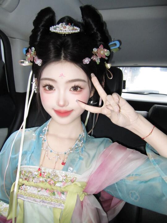 仙一般，谁不喜欢汉服小女孩😍