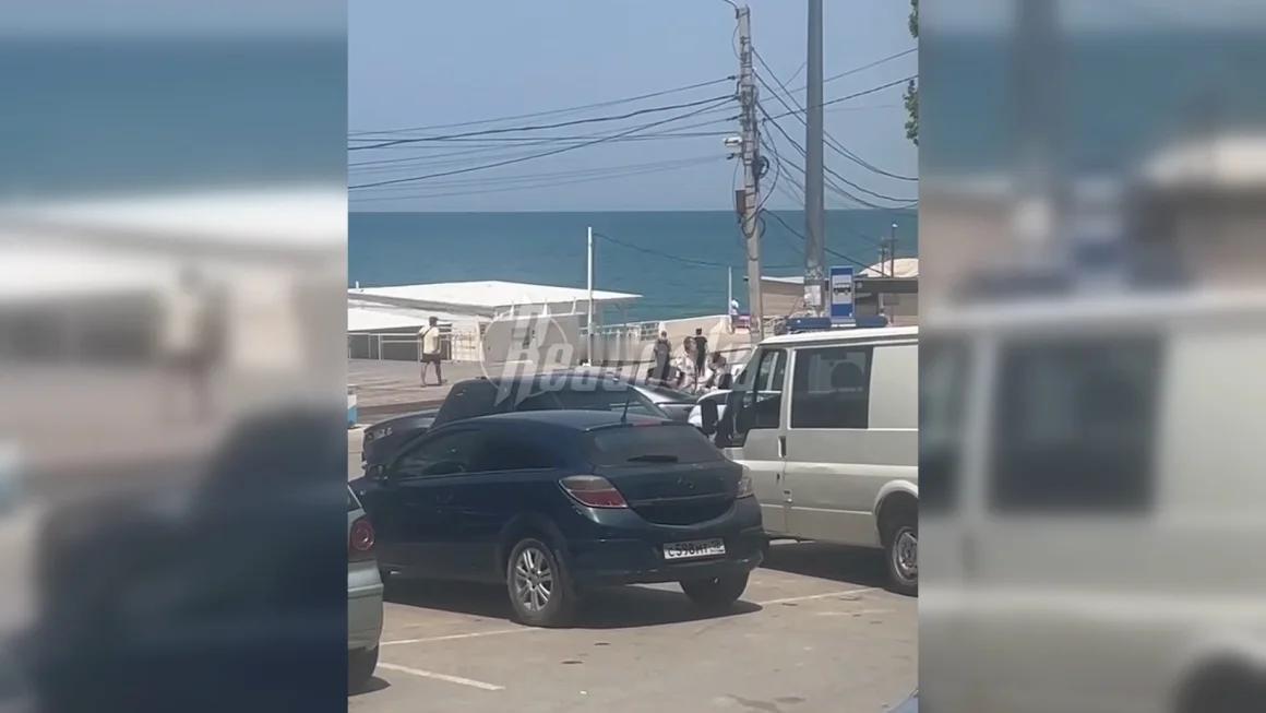 来自美国有线新闻网消息，在乌克兰袭击俄罗斯占领的克里米亚塞瓦斯托波尔市期间，导弹