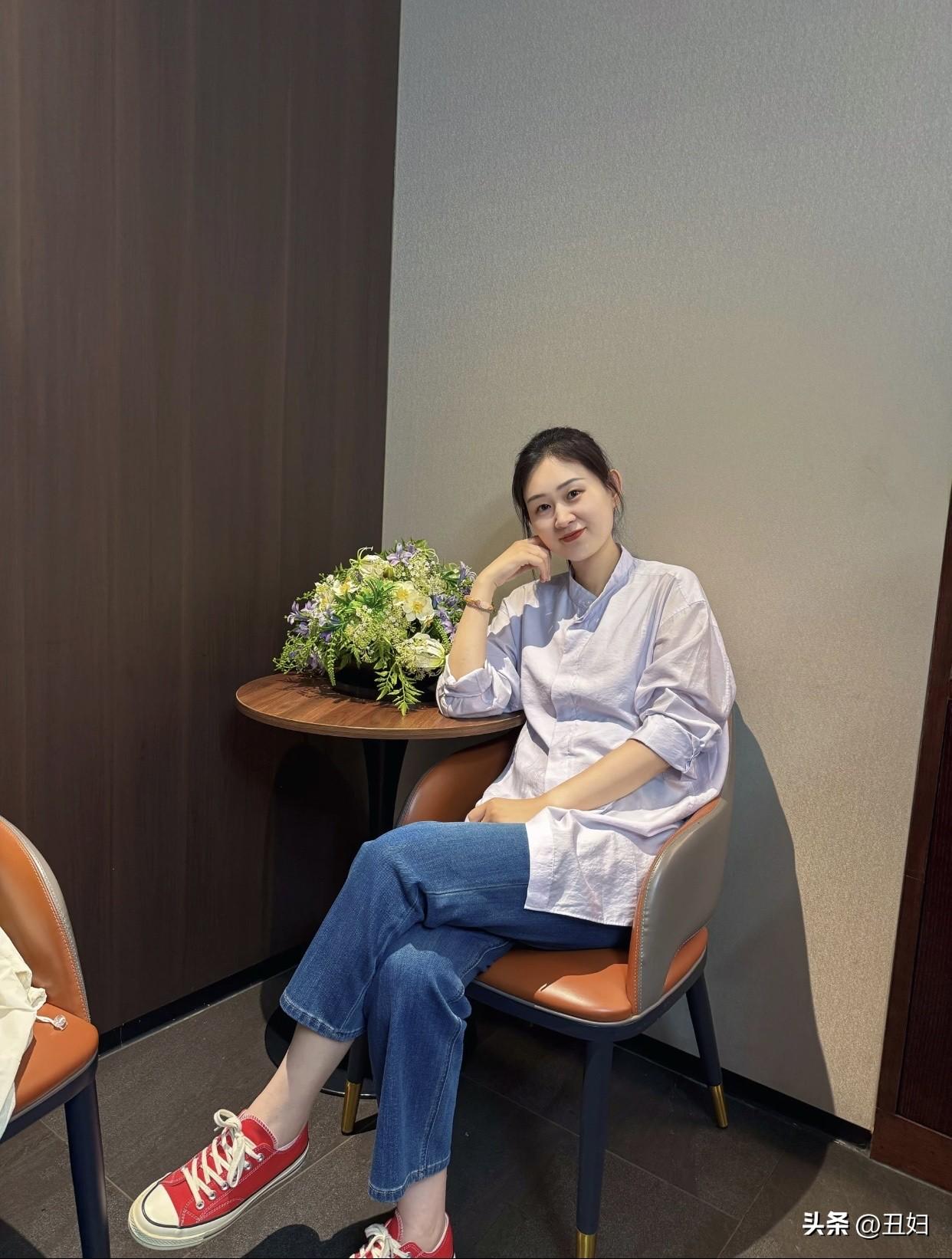 更重要的是内在。情绪稳定的女生太宝藏，不内耗不矫情，相处起来超轻松。温柔善良的也