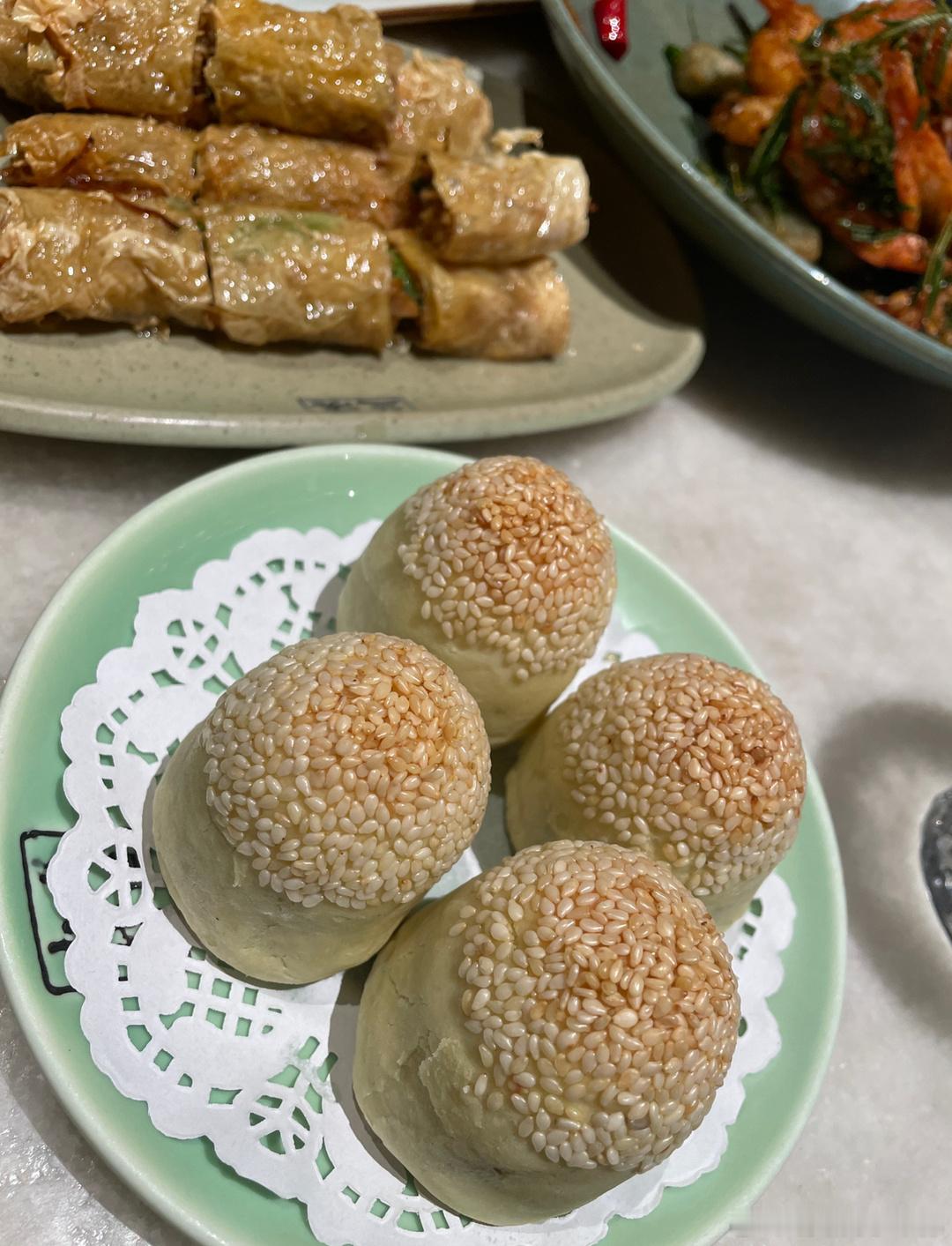 好喜欢户外踏青，昨天和Z爸妈一起出去玩儿，吃饭的时候组员那里出了状况，我就开始忙