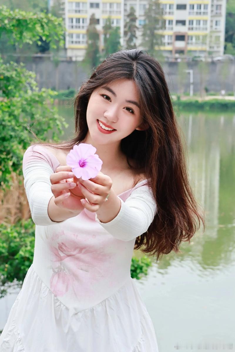 属鼠女什么时候会遇到正缘属鼠女会在2028年猴年间遇到正缘，到了猴年间，自己的个