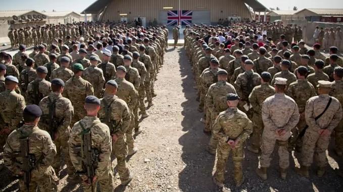 英国正考虑派遣军队前往乌克兰西部训练新兵，旨在加快训练速度并降低伤亡 。 此举将