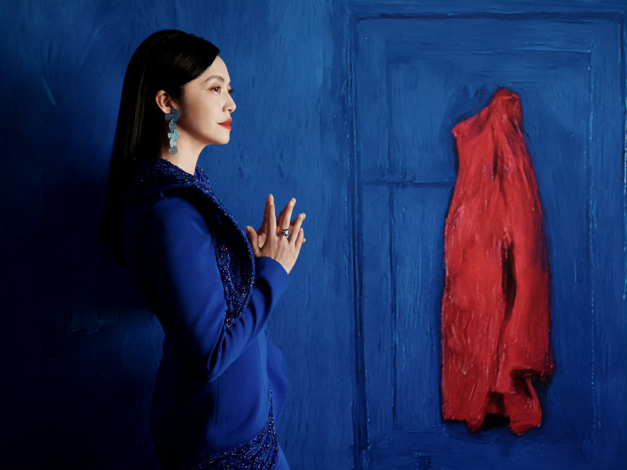 姚晨好适合这种高饱和色当高饱和色遇上姚晨，没有一丝艳俗，只剩恰到好处的夺目。她用