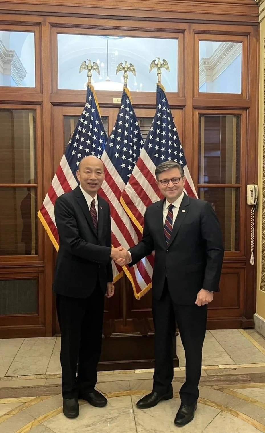 实话说韩国瑜“出访”美国，受到美众议院议长接见，已彻底暴露其“台独”本性更是典型