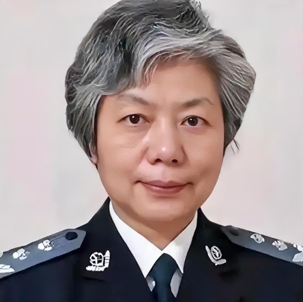 中国人民公安大学李玫瑾教授曾建议，凡是扶了老人被要求天价赔偿的，在老人拿不出任何
