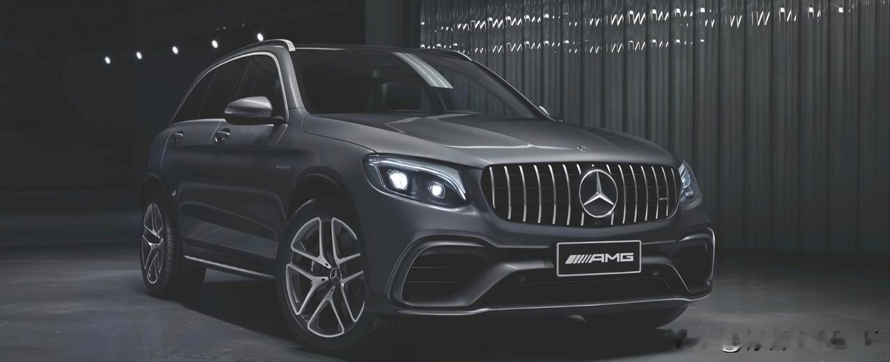 家族领袖——梅赛德斯-AMG GLC 63家族
售价:93.8-131.8万元人