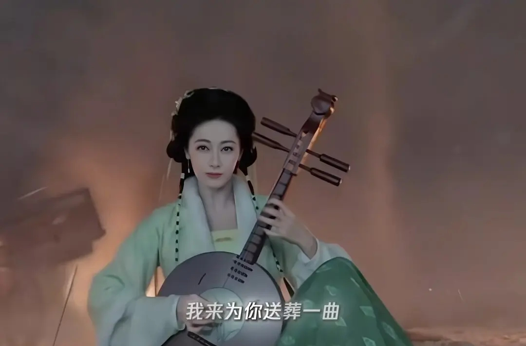 迪丽热巴怎么长相变成这样了，眼睛好肿 