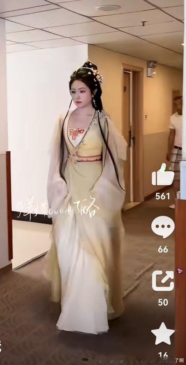 粉丝拉长P图VS现实 