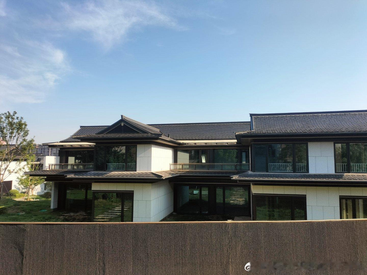 我今天去逛了一下感觉真的非常6后面我打算晚上去那里遛弯氧气特别足太棒的山脚下突然