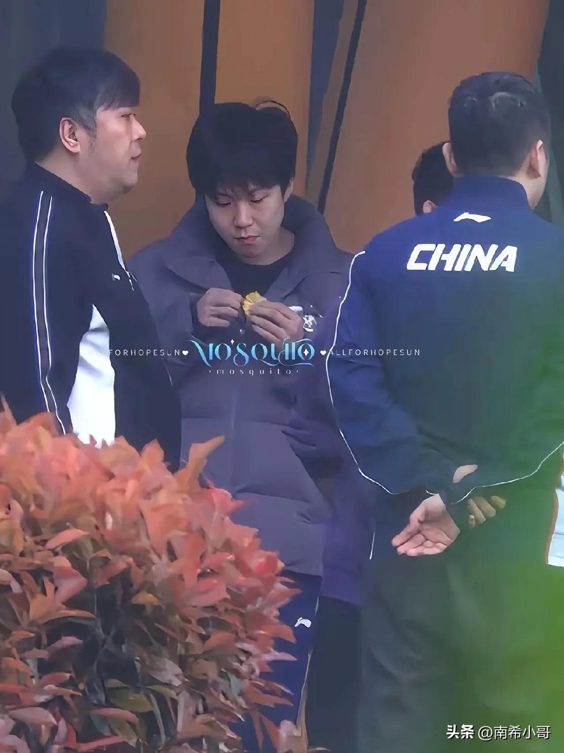 露馅了，楚钦老师的小秘密被曝光出来了，
没想到王楚钦是一个非常专情的人，
一旦认