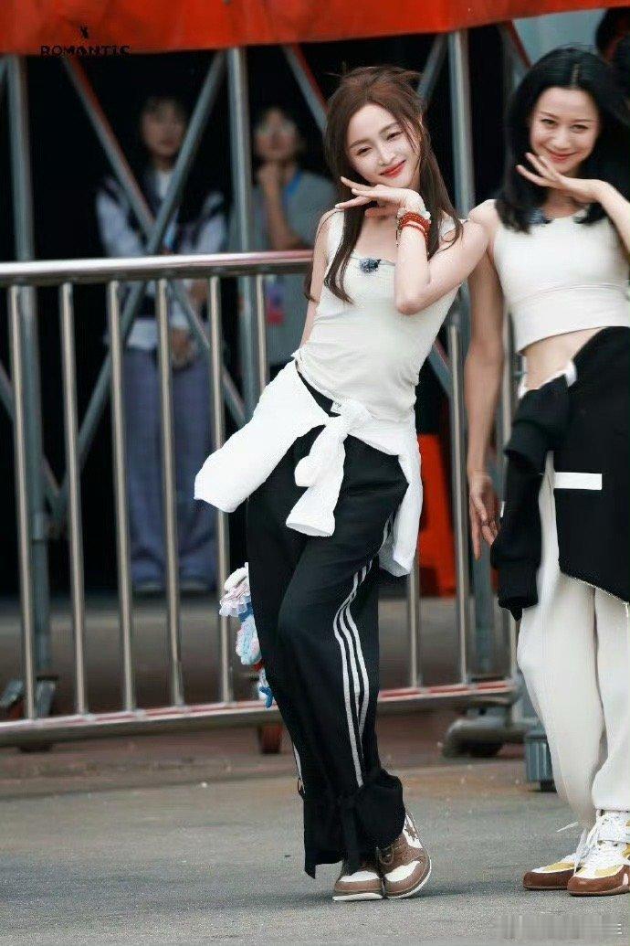 这是什么梦幻联动！在《浪姐》节目上竟然看到了《五福临门》里郦娘子和福慧的超强售后