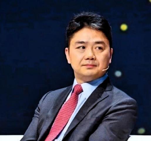 巴黎那帮毛贼估计肠子都悔青了，费大劲搬空京东仓库，结果偷回去一堆“电子板砖”！