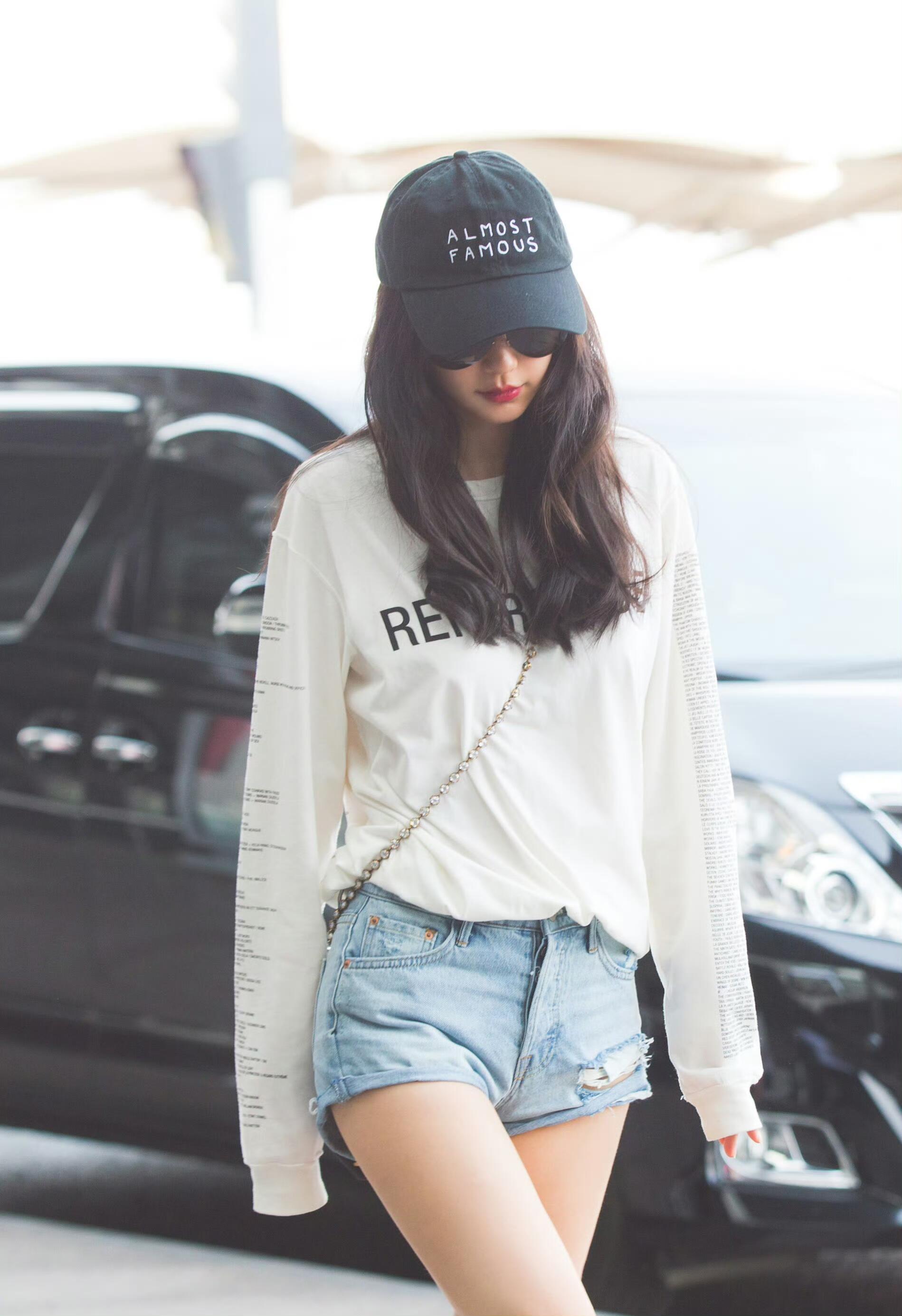 Angelababy 2017年现身北京首都机场 ​​​