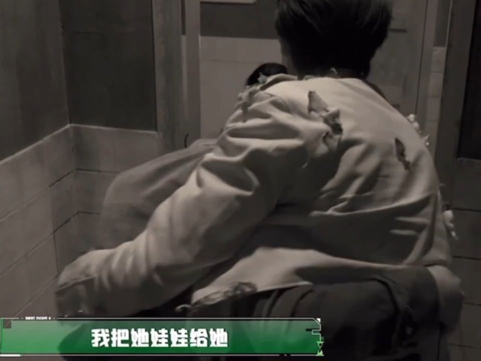 张真源你的嗓子还好吗陈哲远的耳边全是张真源的尖叫密室大逃脱 听张真源叫成这样，真