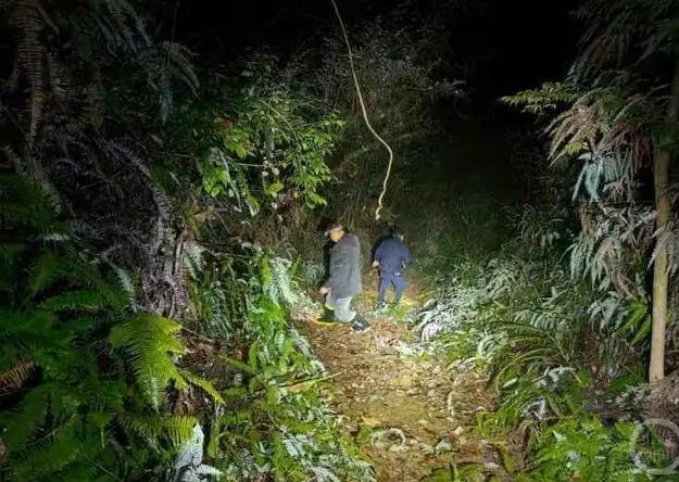河北承德隆化县张三营镇台沟村发生一件让人百思不解的怪事，当地75岁村民于国明，一