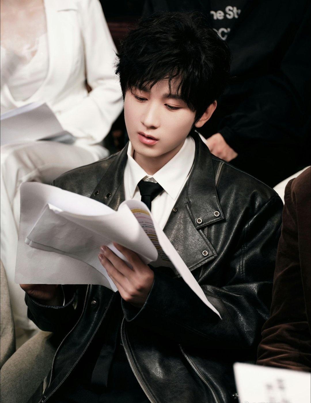 成毅成毅剧宣vlogcy成毅的技能还是太全面了 谁再说私生是粉丝！粉丝是有距离感