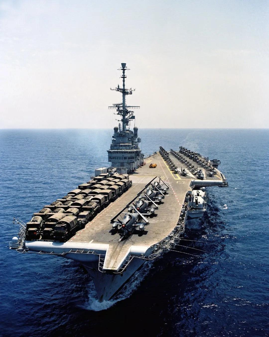 美伊两国近期不断加码军事部署，地区局势变得格外紧张，美军“林肯”号航母打击群已经