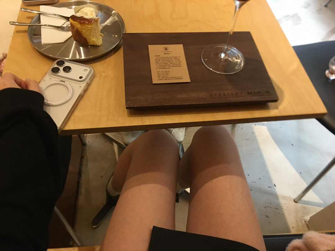 记录第一次真的会贴假睫毛 ​​​