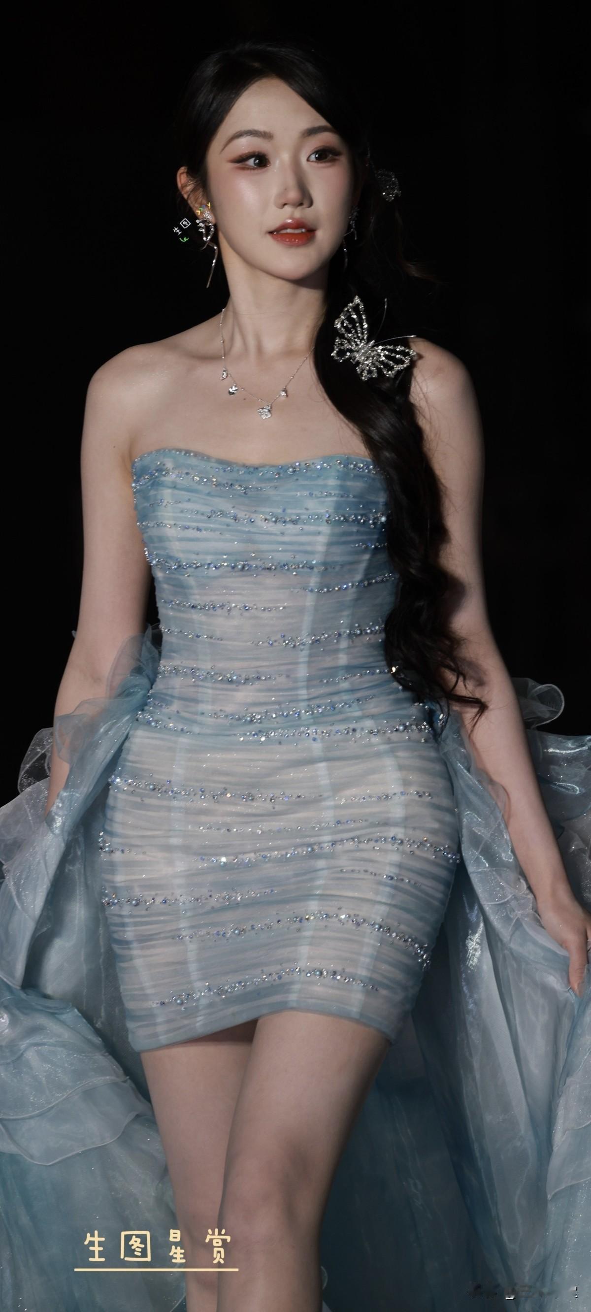 元气美宝，小丸子这气质，绝了！每一套都好适合她~