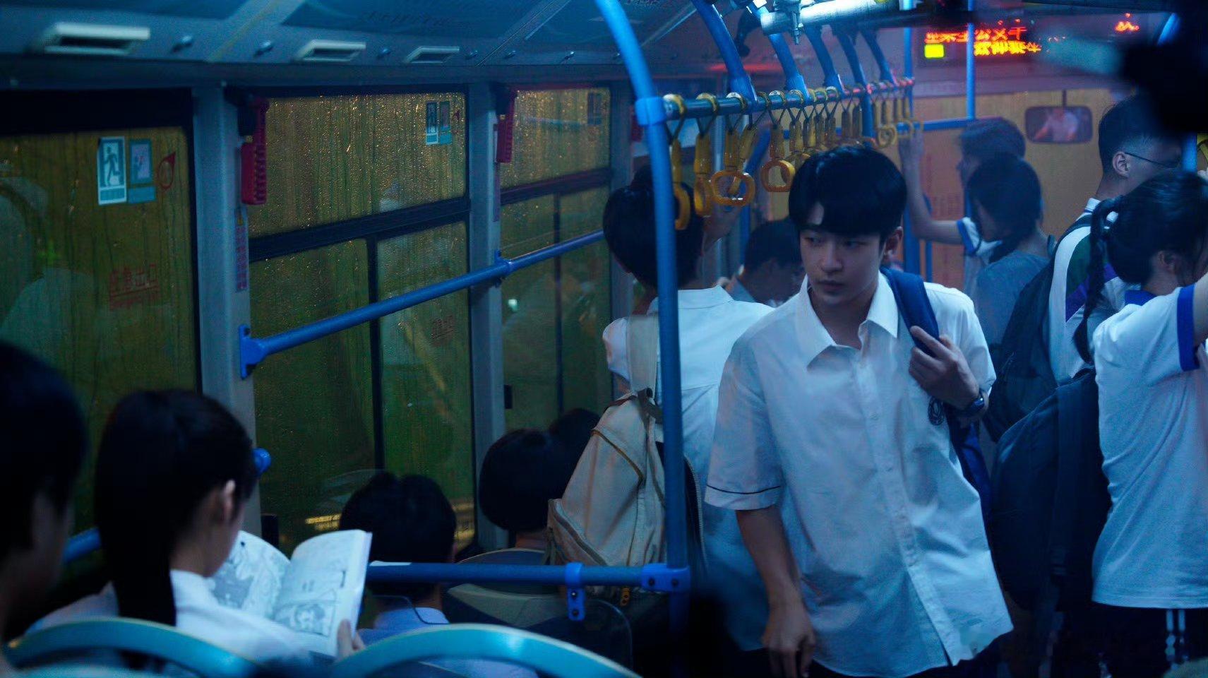 一闪一闪亮星星张万森四周年快乐！屈楚萧这软乎乎的回应直接戳中我了！ 