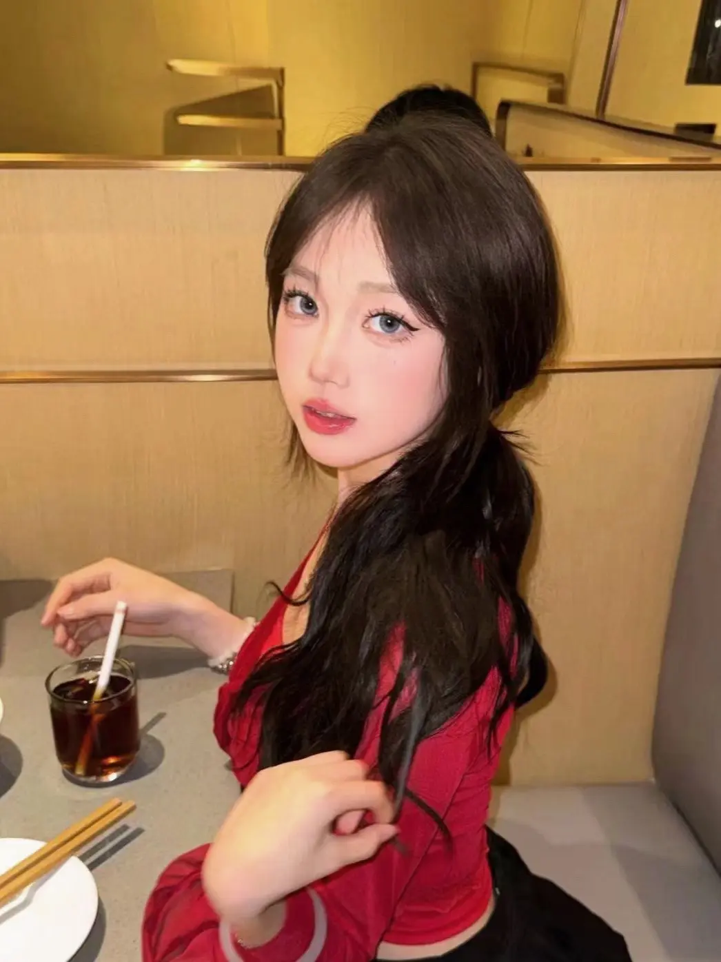 谁说蓝色小直径美瞳不好看我差点就信了混血感美瞳