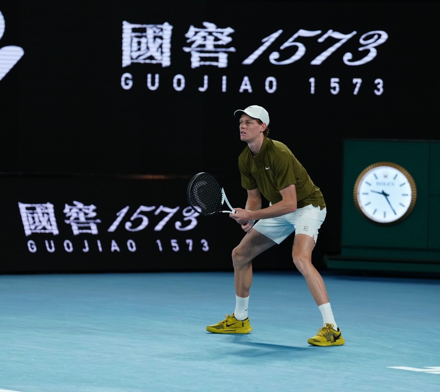 德约科维奇vs辛纳 第二盘比赛德约科维奇同样破发制胜以6-3扳平大比分，他和辛纳