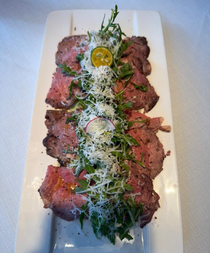 今天终于把娃安顿在家里，自己偷偷溜出去吃顿好的，好好放松一下！

北京·黑明 (