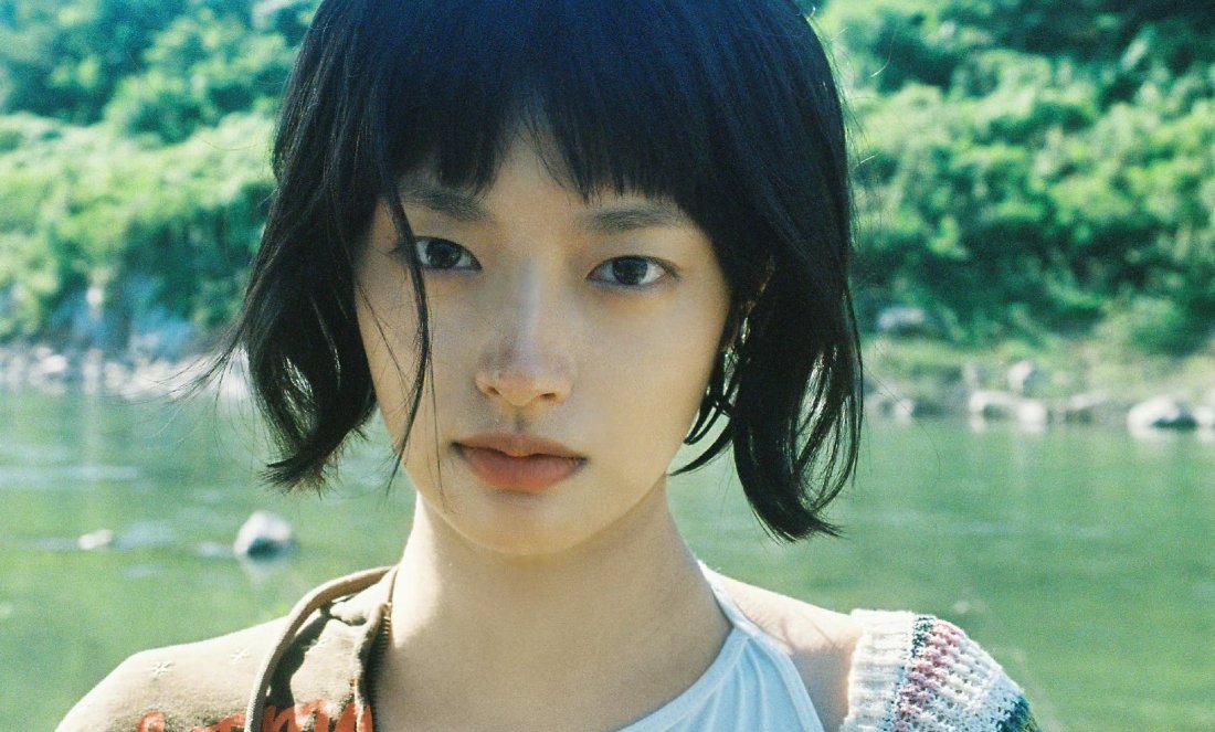 徐若晗 不愧是电影脸清透的眼神里藏着故事 太适合大银幕了 