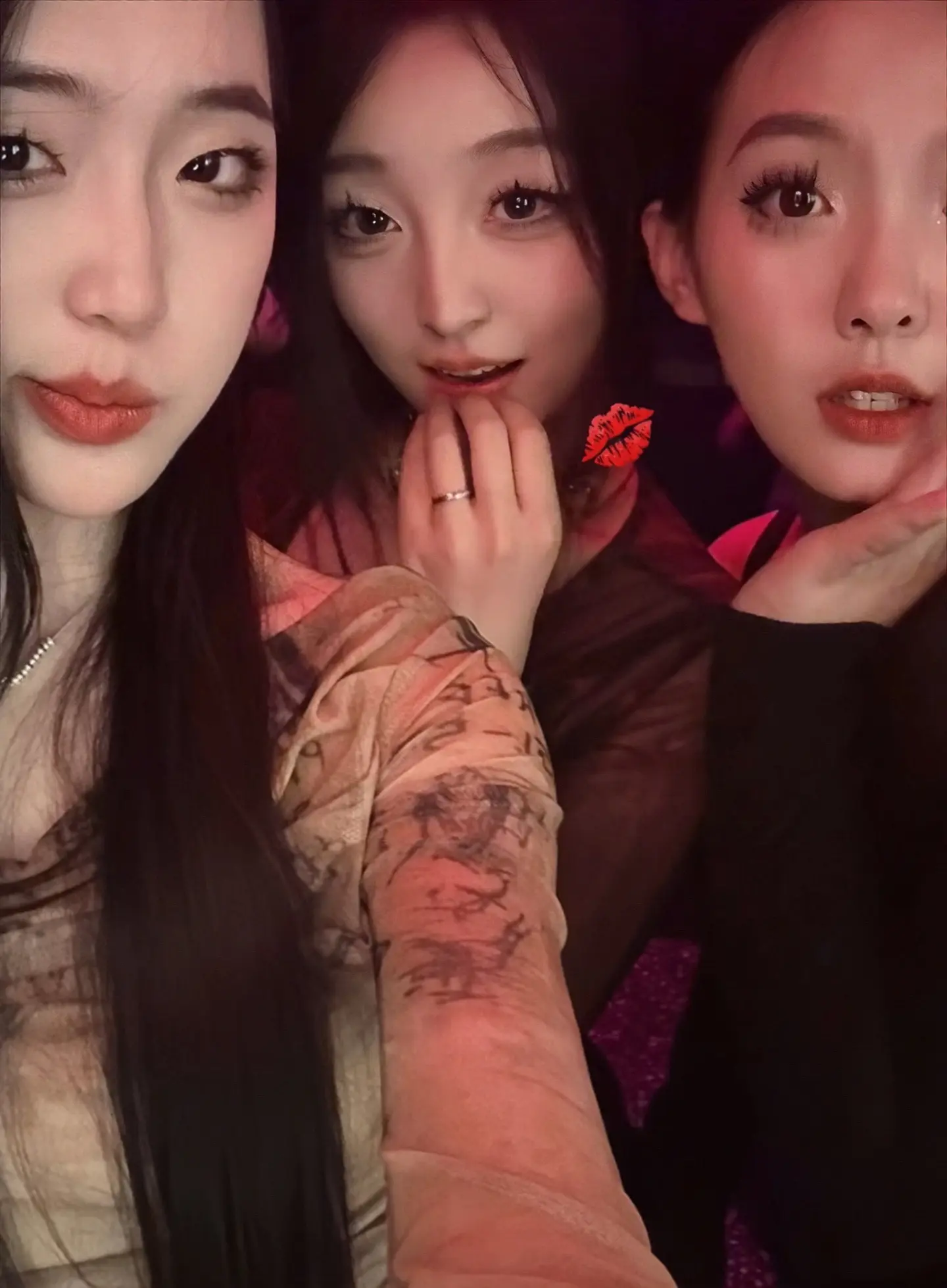 你怎么还恨上我了 你这么百无聊赖的人生能够被我玩弄应该感激涕零都来不及才对吧