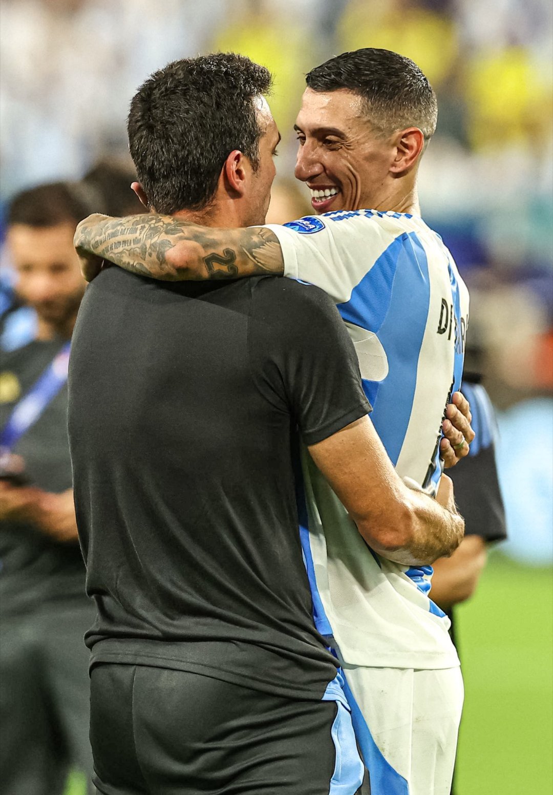 ❤️🇦🇷莱昂内尔·斯卡洛尼：“迪马利亚将获得应得的敬意。他是坚持不懈的典范，