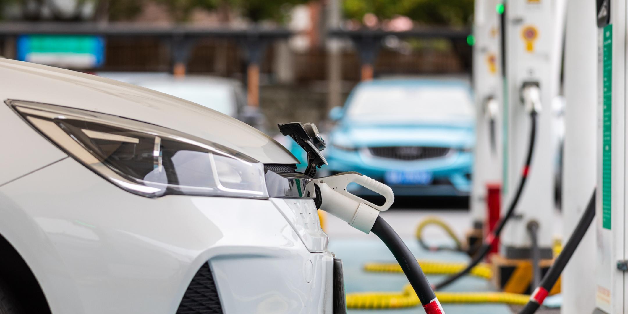 近日，上市险企年报披露完毕。2025年，财险“老三家”新能源车险承保规模大幅提升