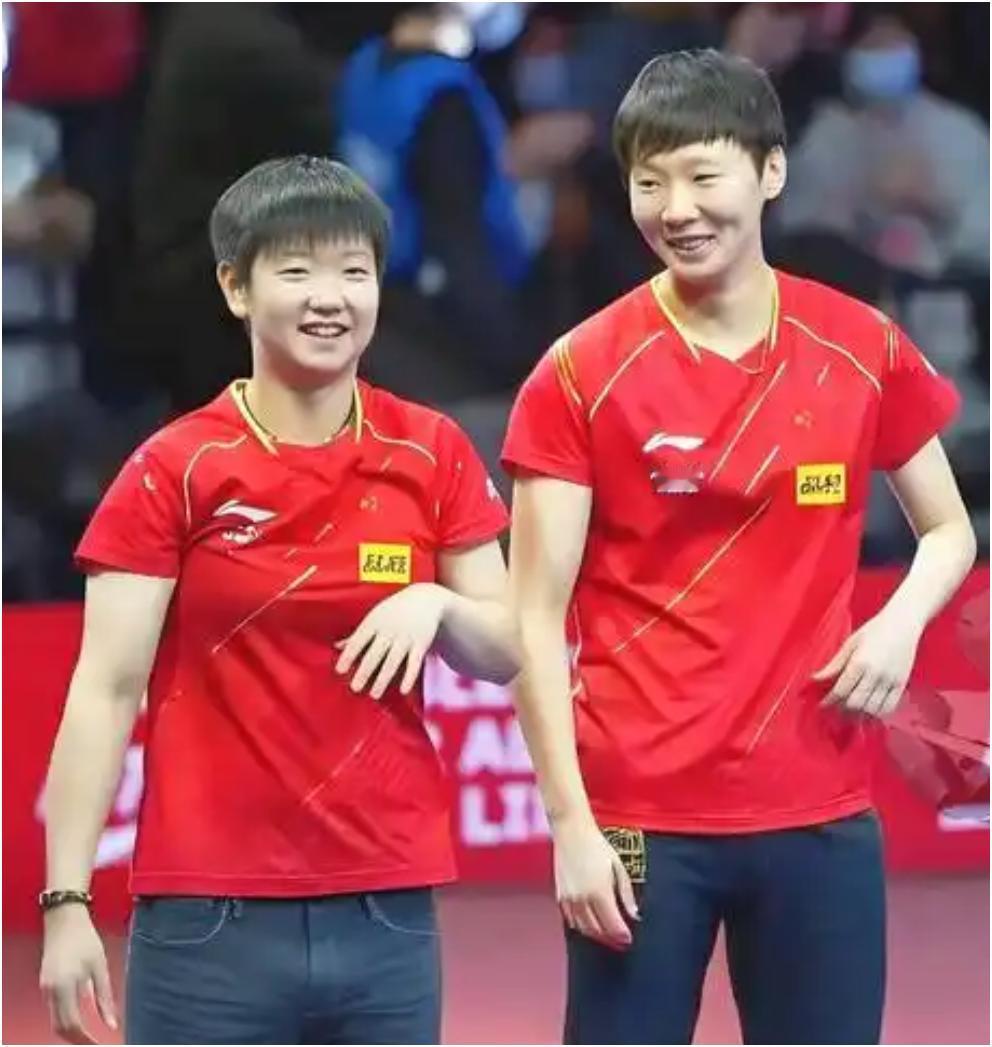 孙颖莎2025年十佳运动员(新华社评）。也是唯一当选的乒乓球运动员。孙颖莎今年获