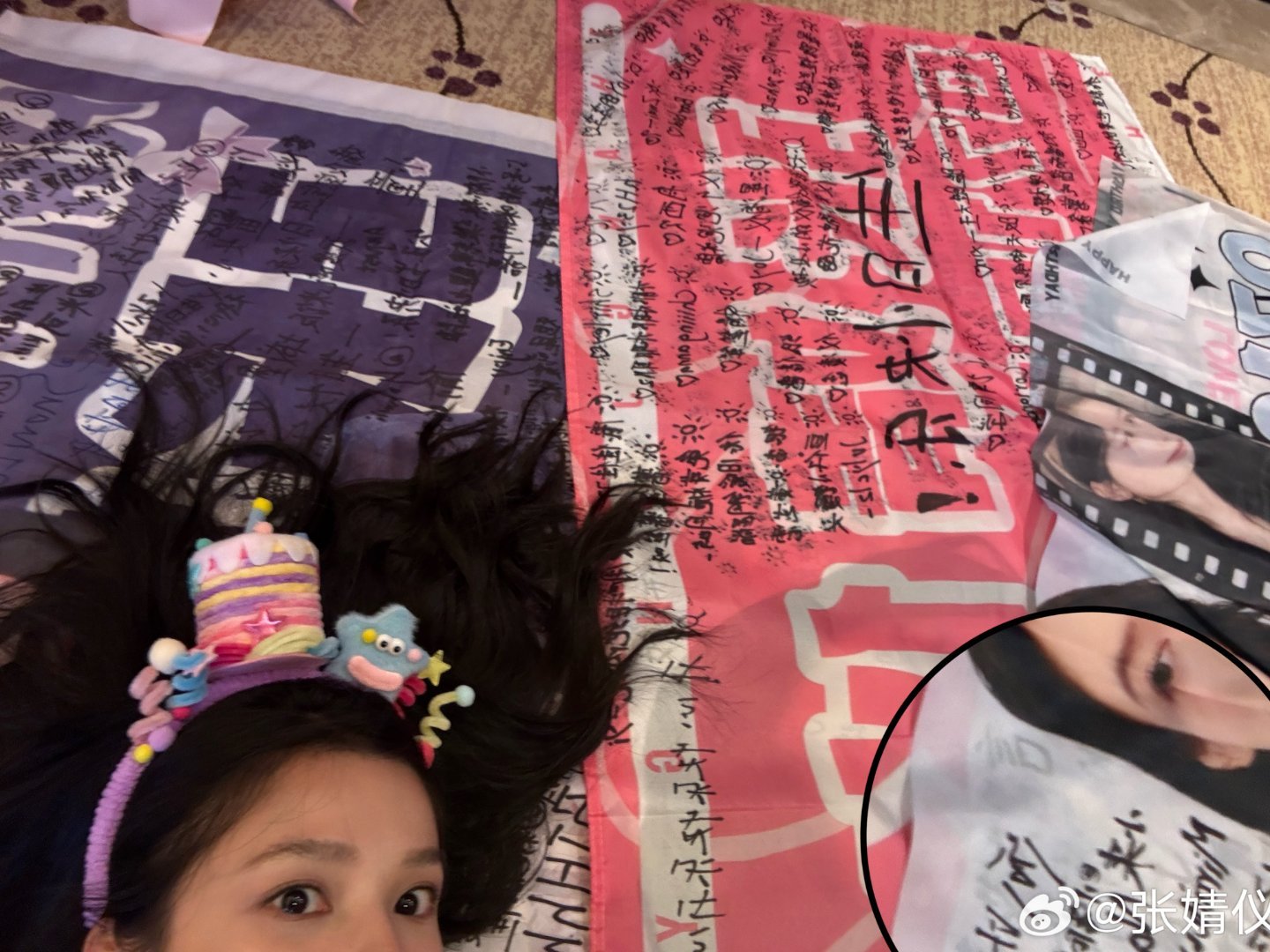 小小世界，张婧仪至上。 